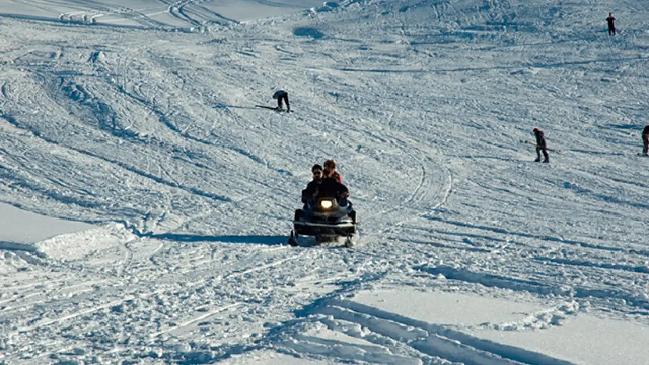 Kayak yaparken göl izlemek mi? Bu keyif sadece Hazarbaba'da var