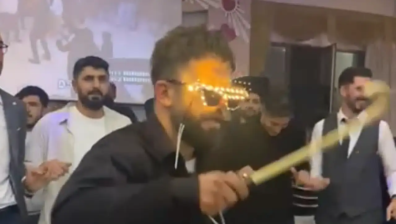 'Kosovalı Mami'nin enerjik davul şovu davetlilerden tam not aldı