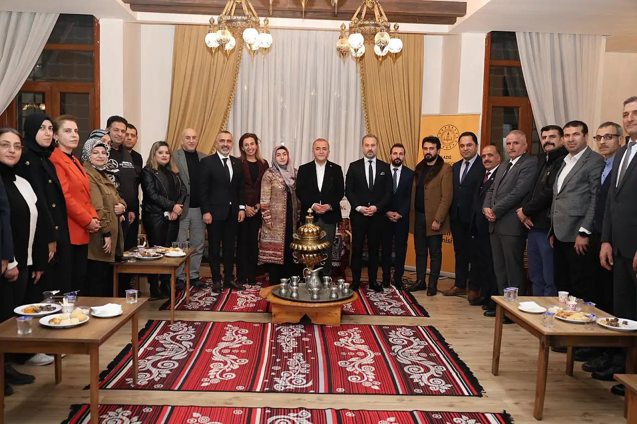 Vali Hatipoğlu eğitimcilerle deneyimlerini paylaştı