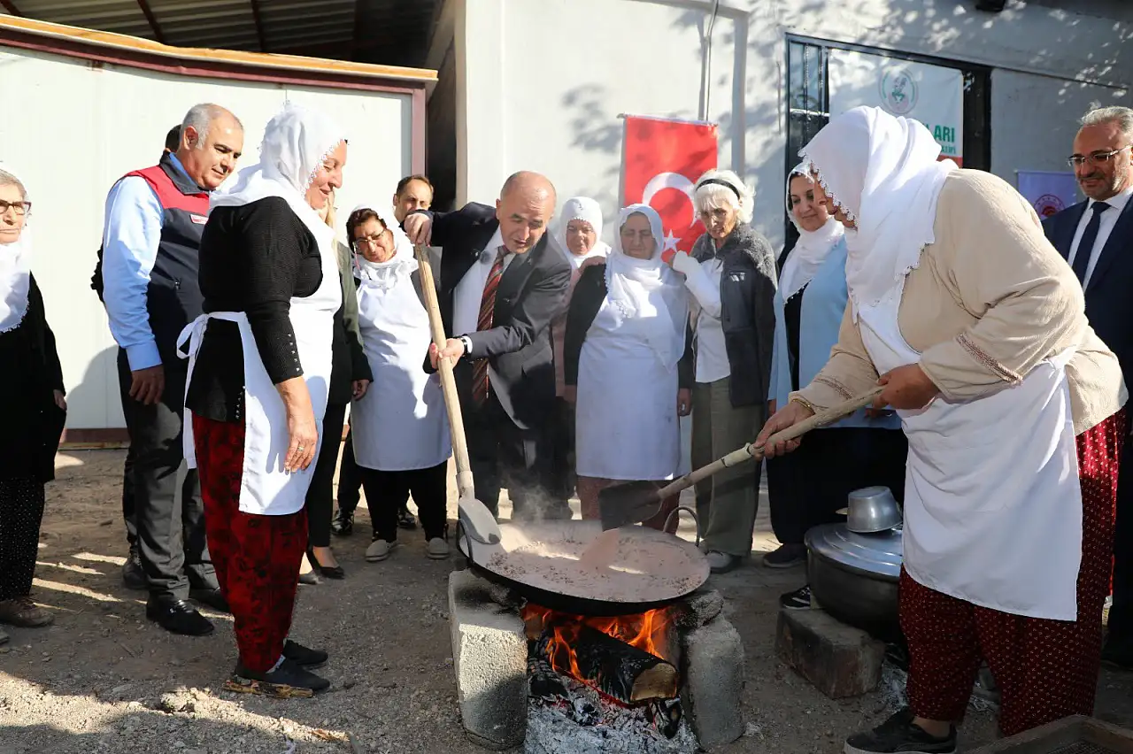 Elazığ'ın tarım bilançosu netleşti: Vali Hatipoğlu dev yatırım verilerini paylaştı