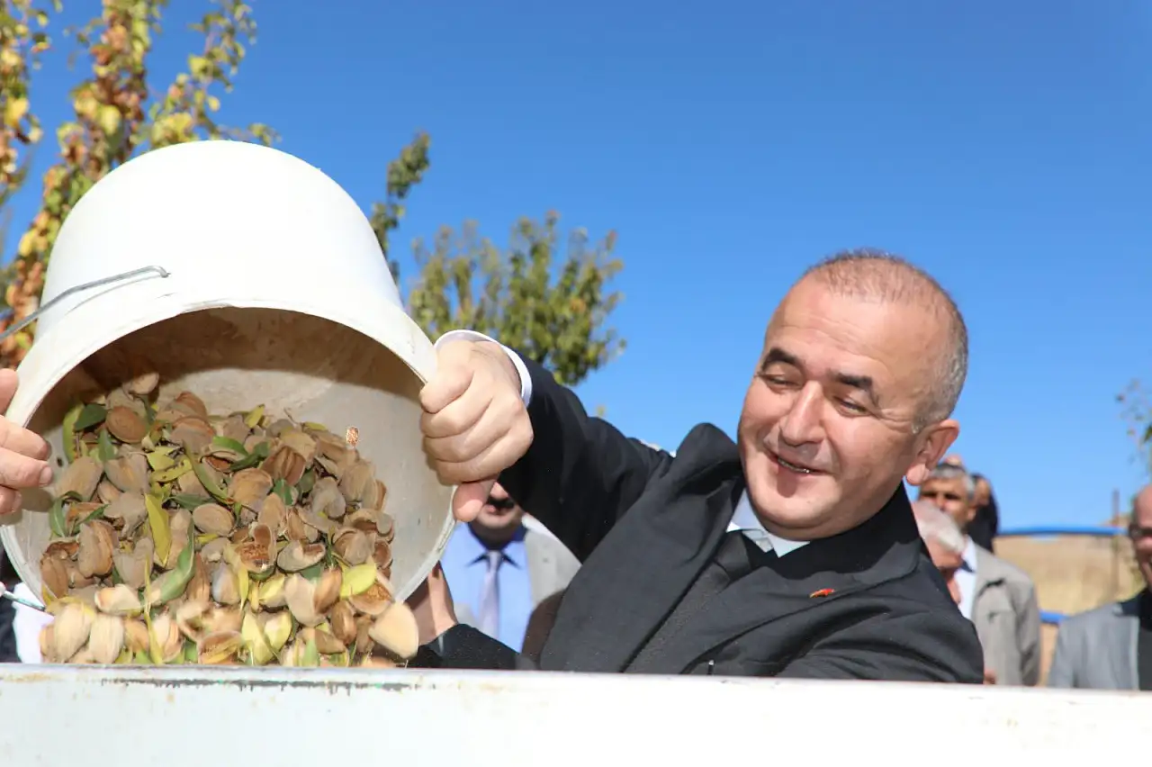 Elazığ'ın tarım bilançosu netleşti: Vali Hatipoğlu dev yatırım verilerini paylaştı