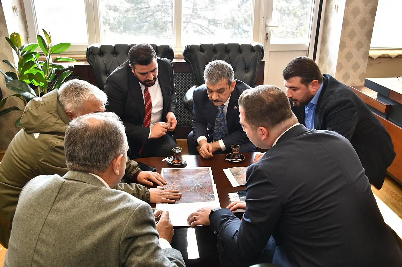 Alacakaya'da esnafın nabzı tutuldu: Milletvekili Keleş talepleri not aldı