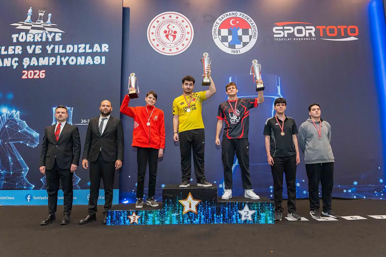 29 sporcu tek yürek: Elazığ satrançta tarih yazdı