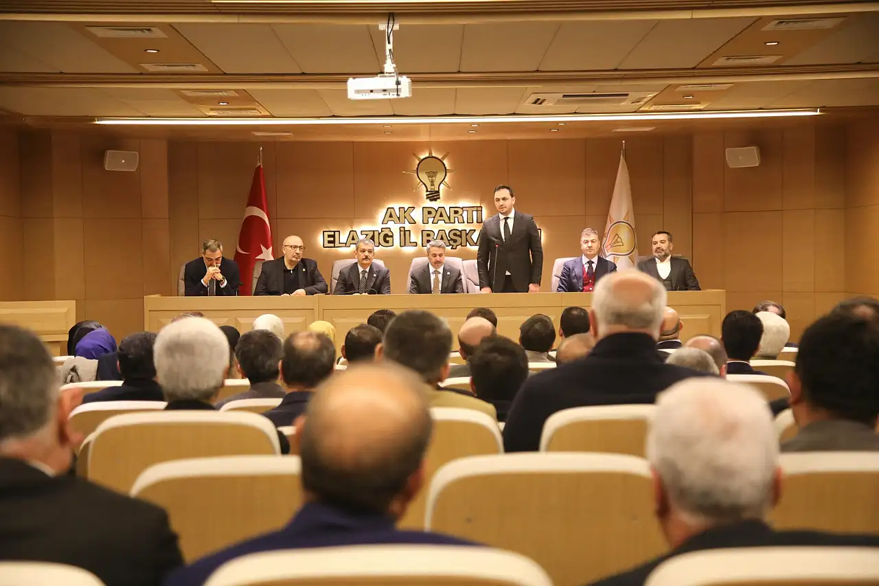 AK Parti Elazığ'da haftalık mesai: Yerel başlıklar masaya yatırıldı