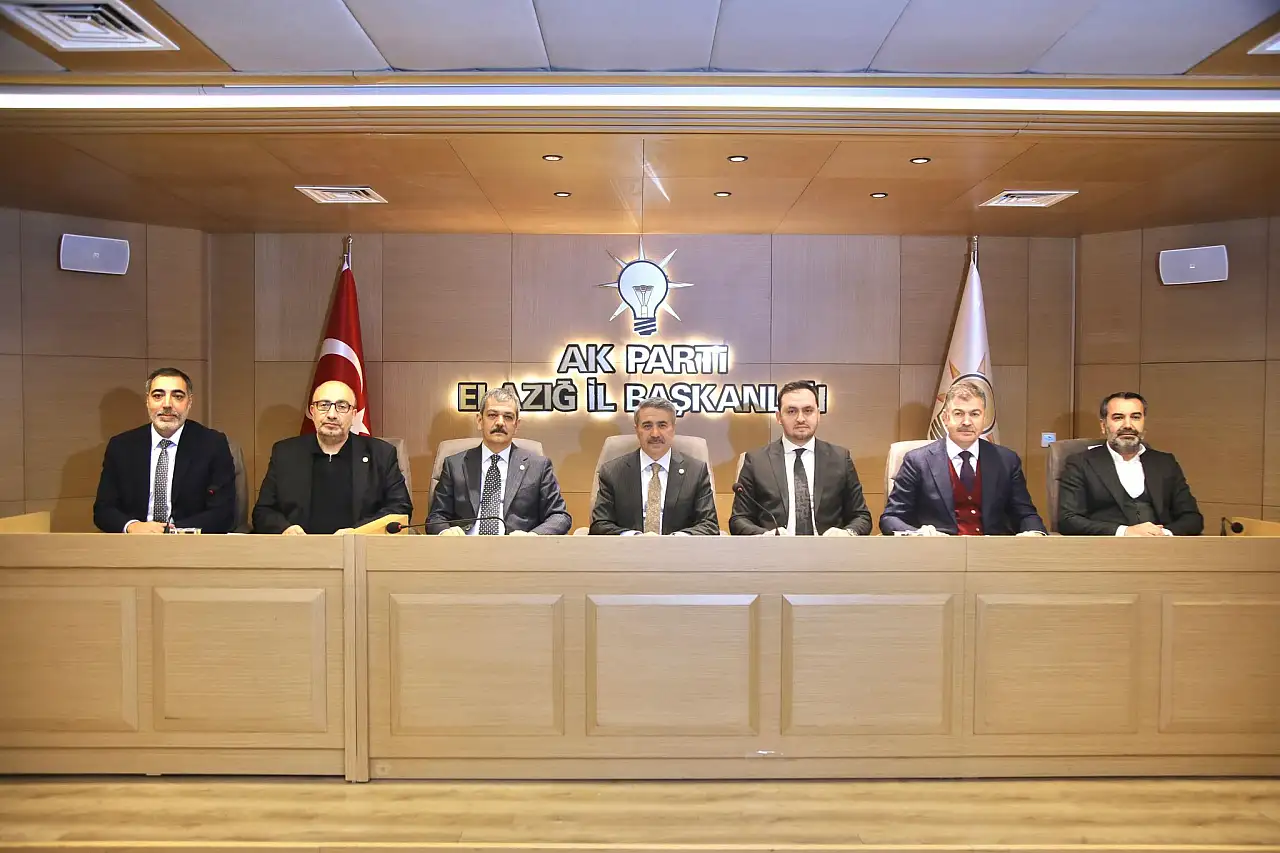 AK Parti Elazığ'da haftalık mesai: Yerel başlıklar masaya yatırıldı