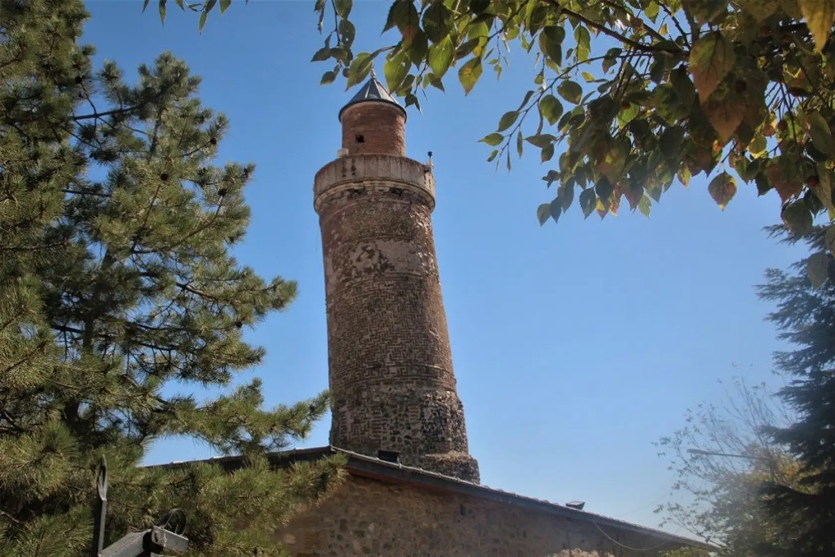 Tarihi Harput Kalesi turistlerin gözde mekanı haline geldi