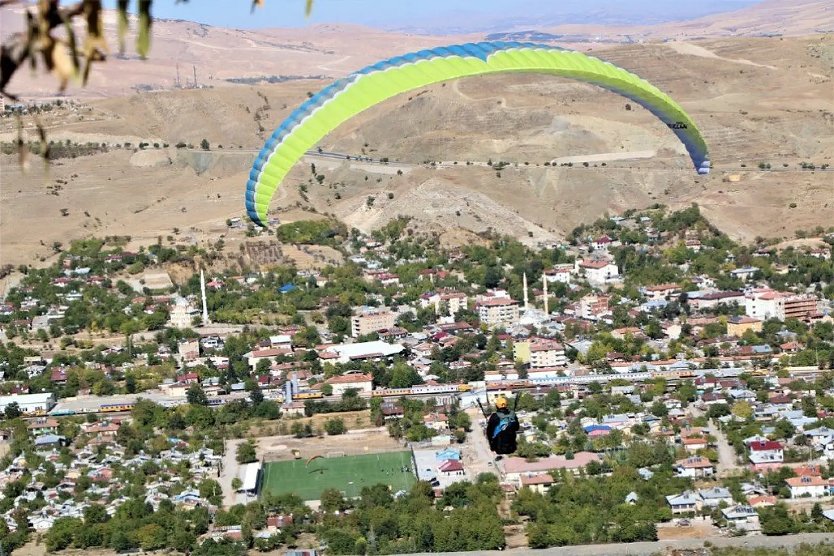 Palu semaları, yamaç paraşütçülerine ev sahipliği yaptı