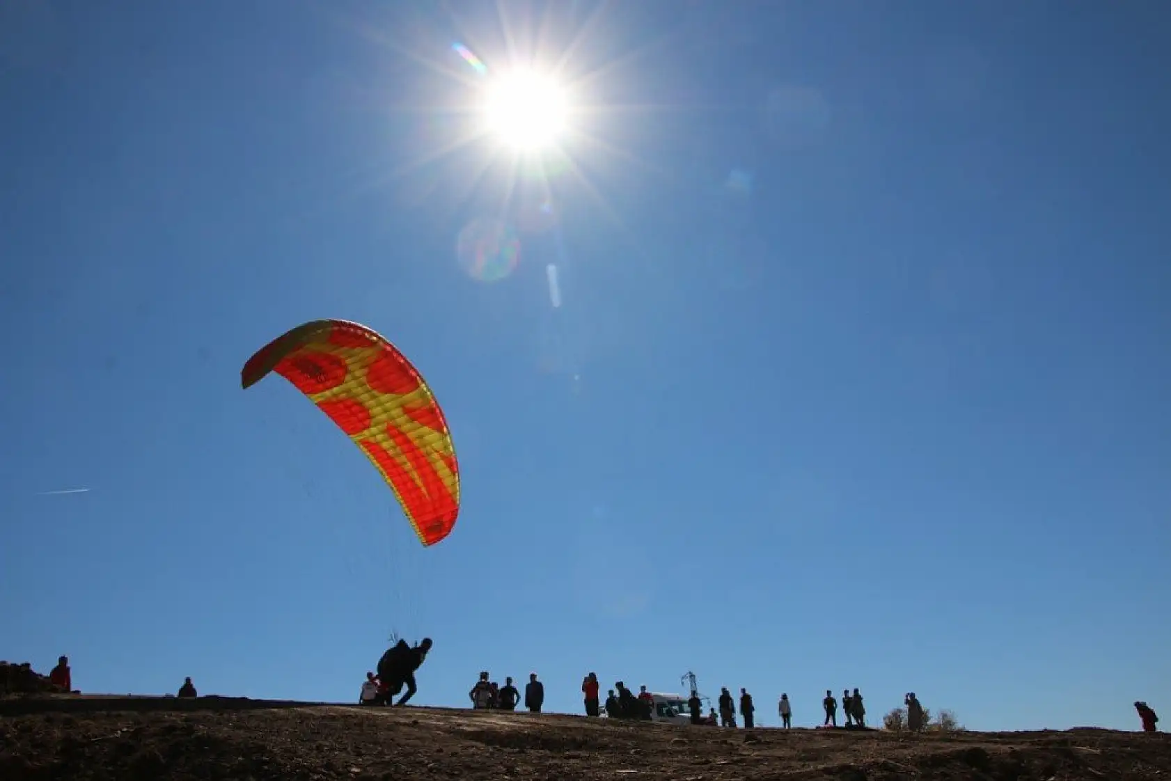 Palu semaları, yamaç paraşütçülerine ev sahipliği yaptı