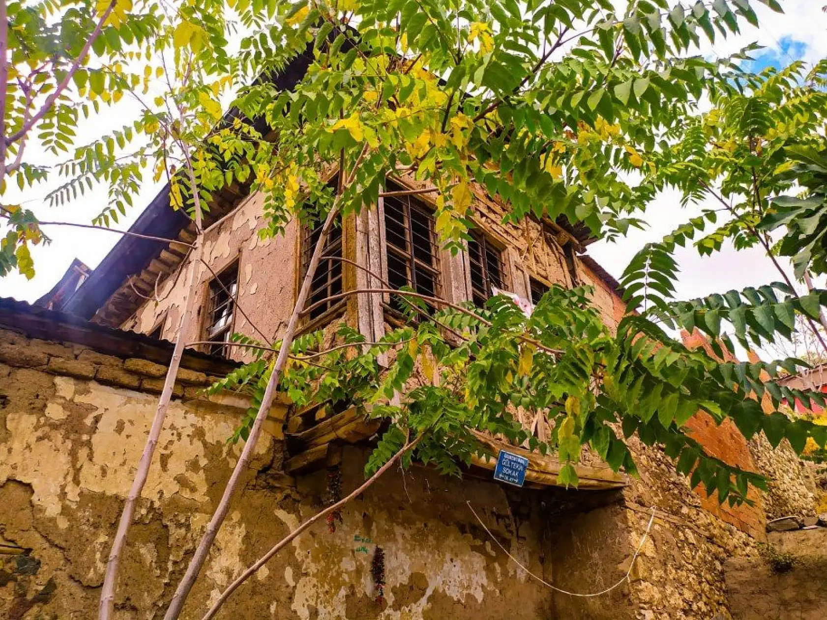 Elazığ'ın tarihi konakları sonbaharla güzelleşti