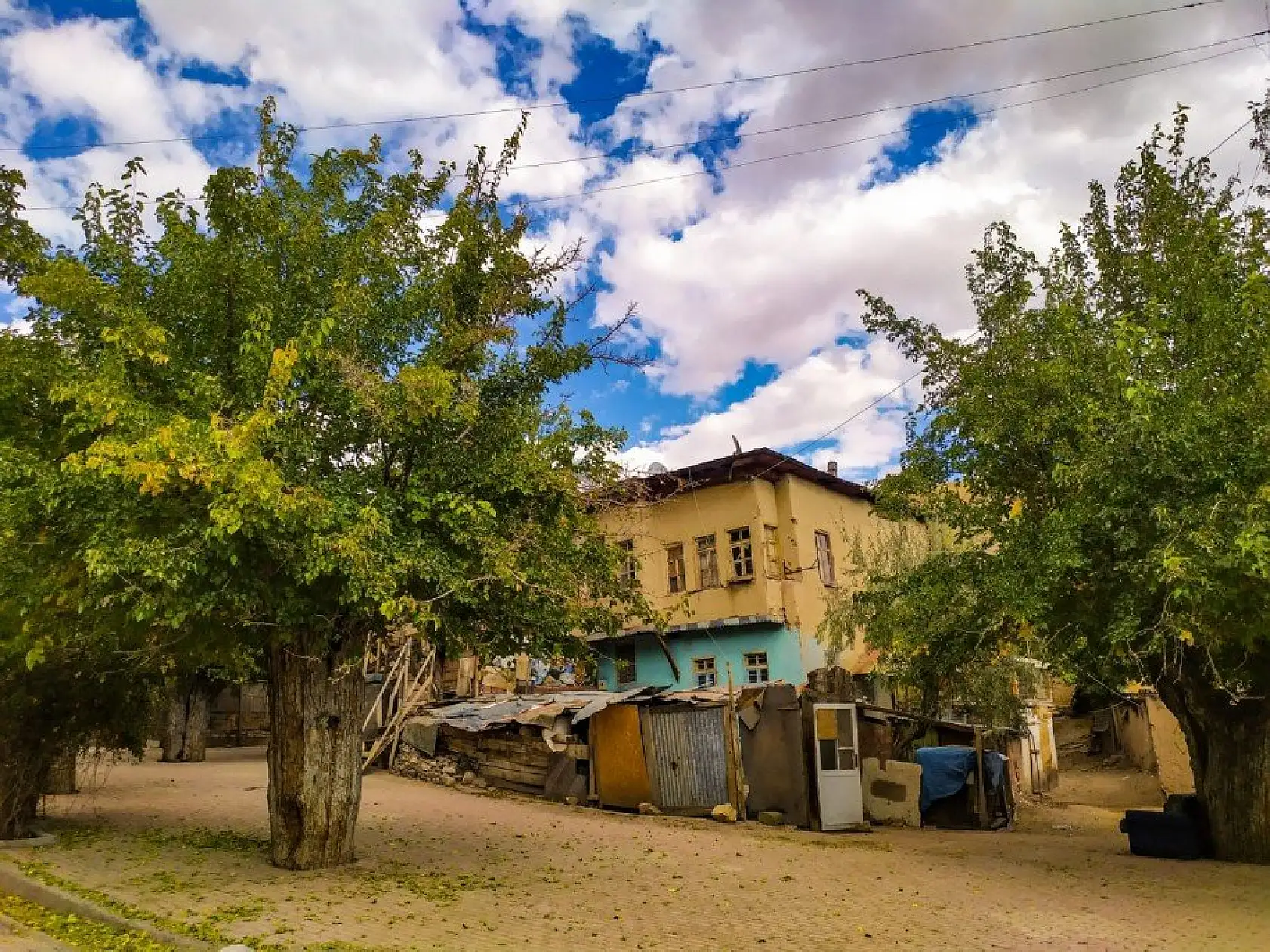 Elazığ'ın tarihi konakları sonbaharla güzelleşti