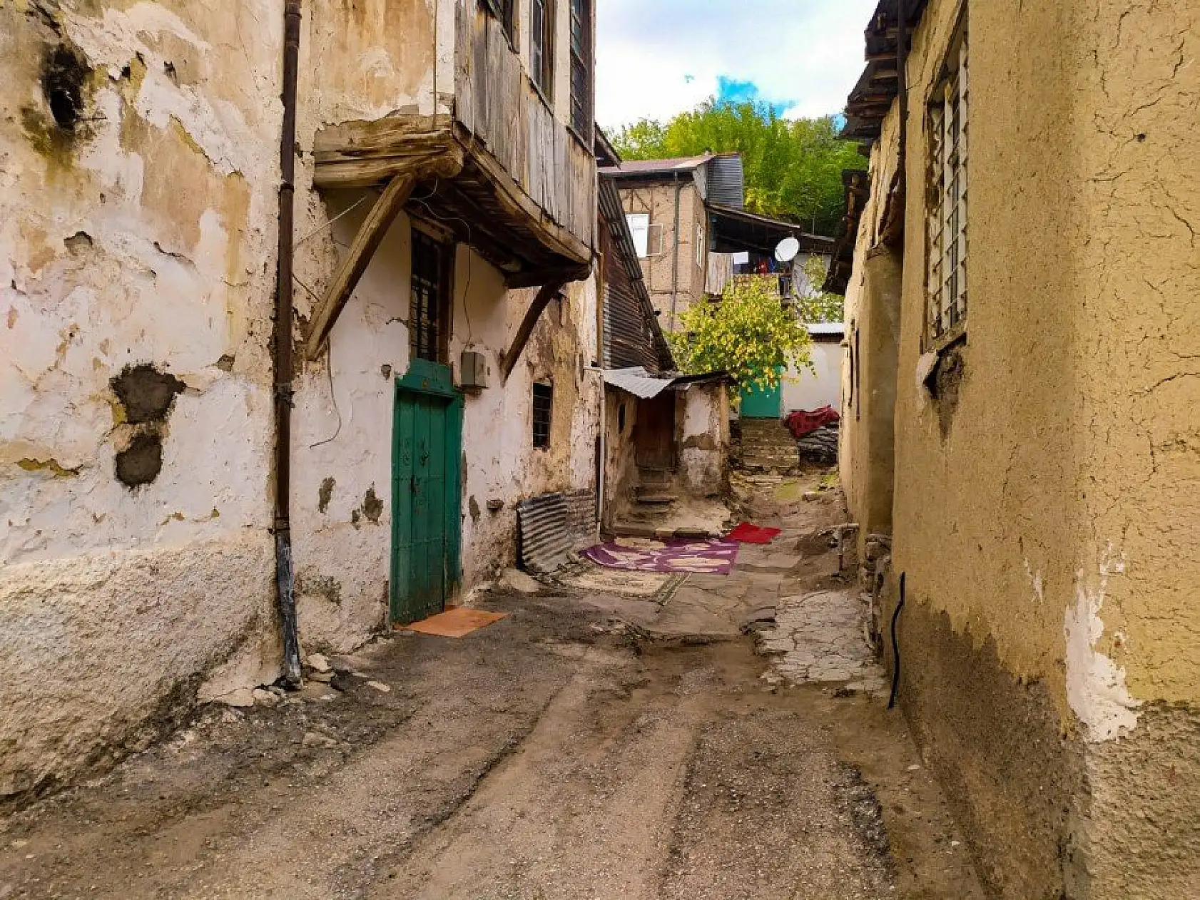 Elazığ'ın tarihi konakları sonbaharla güzelleşti