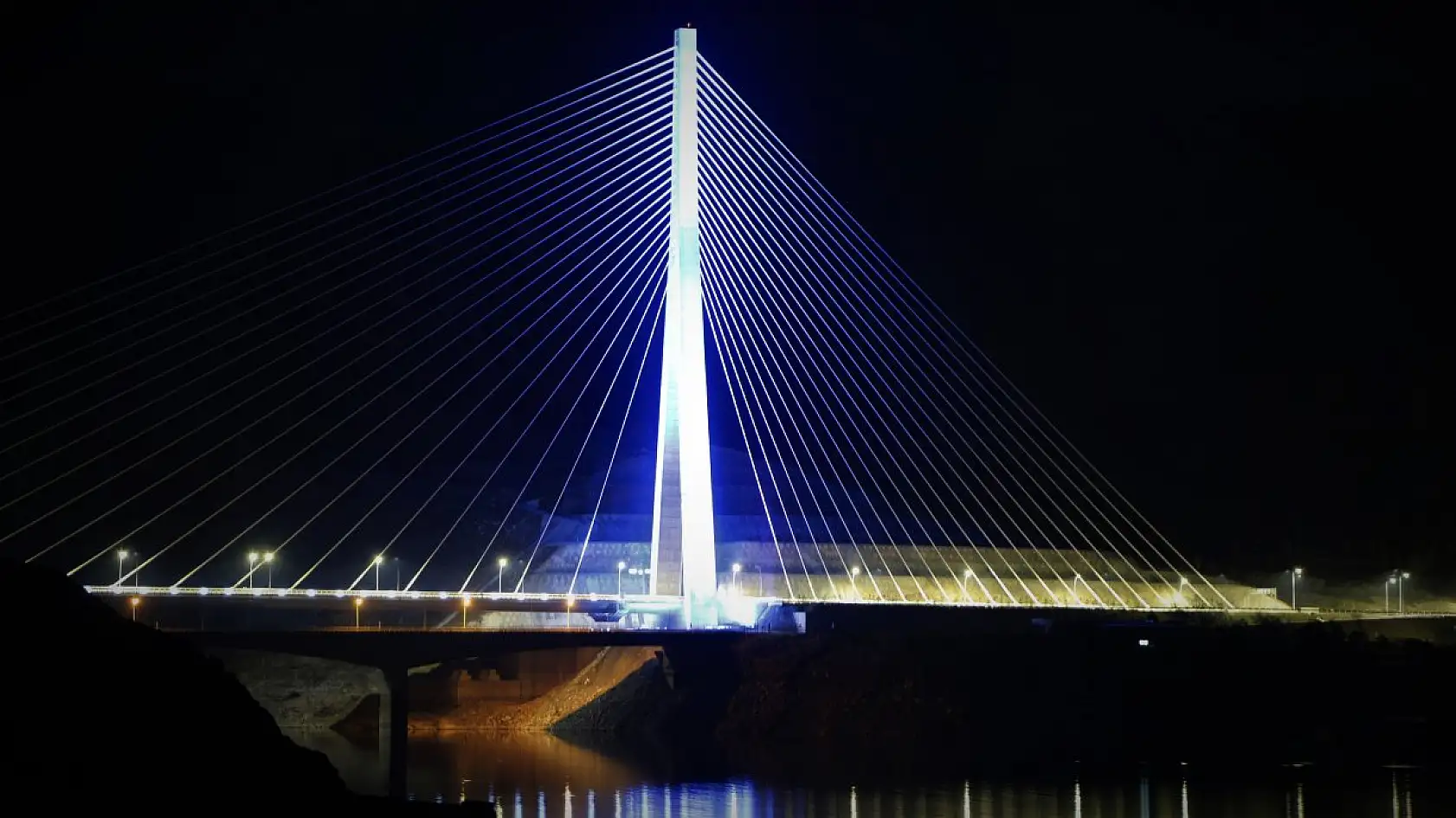 Kömürhan Köprüsü görsel şölen sunuyor