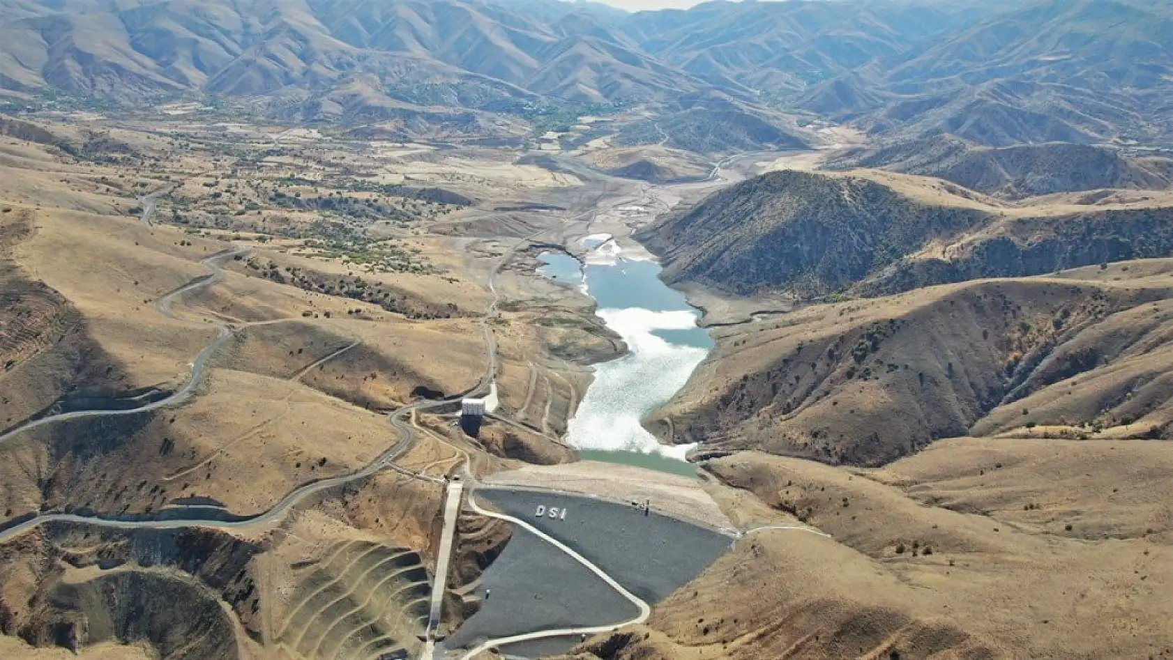 Hamzabey Barajı'nın son hali adeta çölü andırdı