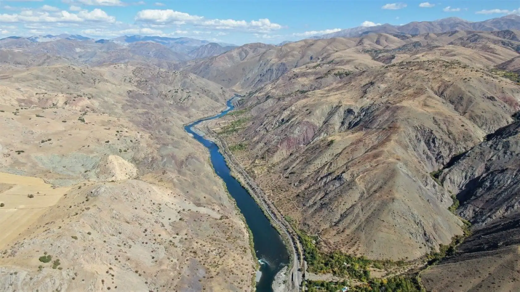 Üç bin yıllık taş kitabe ilk günkü ihtişamını koruyor