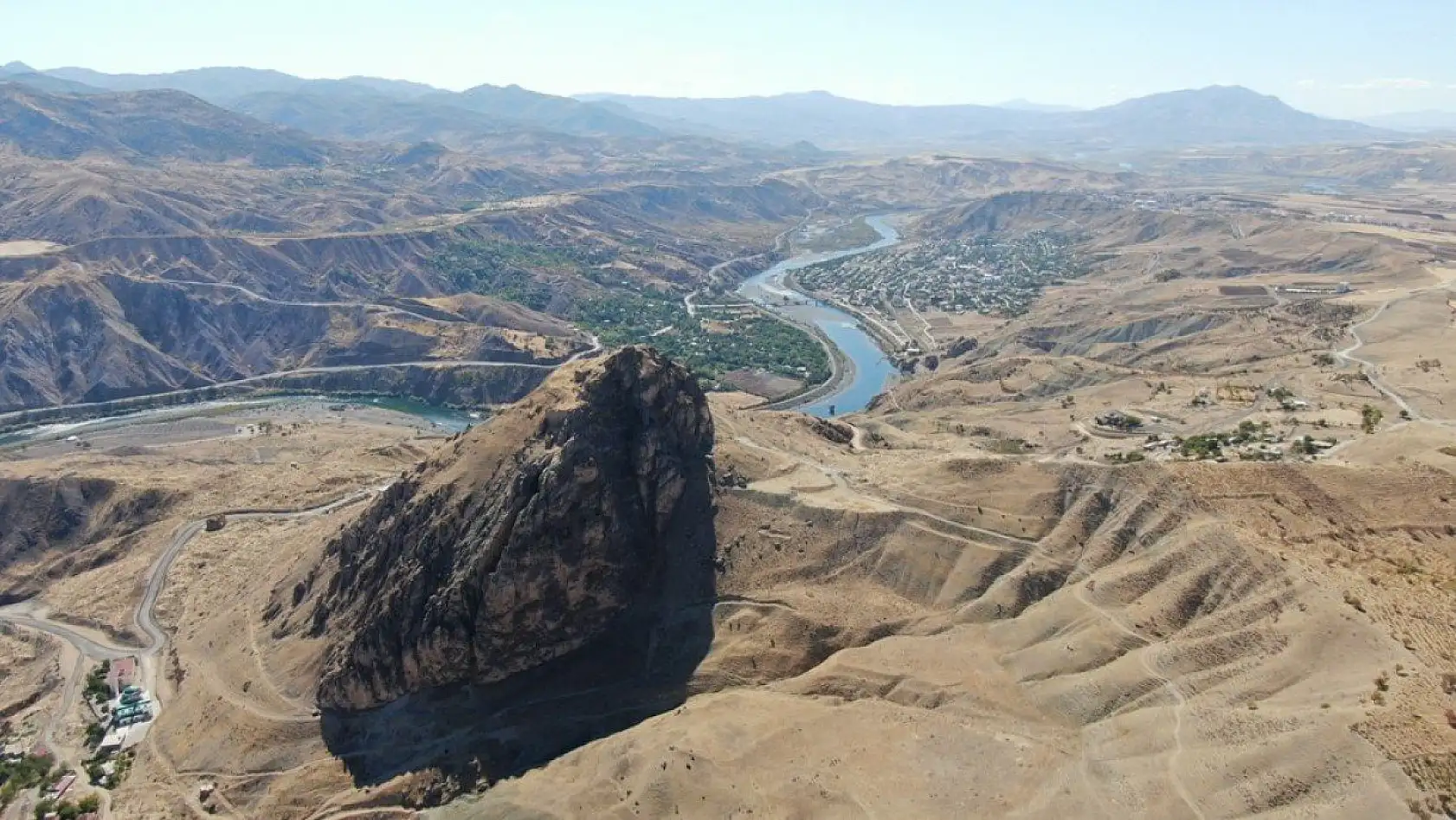 Üç bin yıllık taş kitabe ilk günkü ihtişamını koruyor