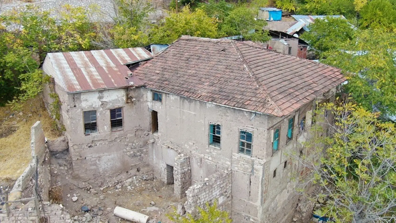 Elazığ'daki Faik Bey Konağı yıllara meydan okuyor
