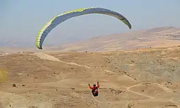 Palu semaları, yamaç paraşütçülerine ev sahipliği yaptı