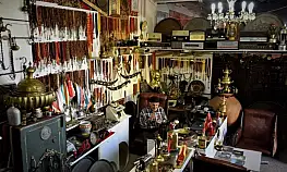 Topladığı antika eşyalarıyla müze yaptı