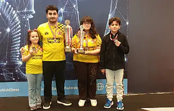 29 sporcu tek yürek: Elazığ satrançta tarih yazdı