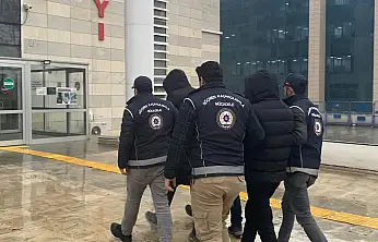 Elazığ'da kaçak göçmen taşıyan minibüse baskın