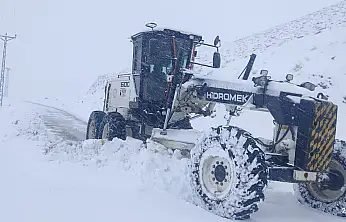 Kırsalda kar esareti: 120 personel ve 90 araçla dev kar seferberliği