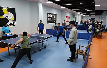 Elazığ'da kurumlar masa tenisinde buluştu: 15 takım, 60 sporcu aynı masada