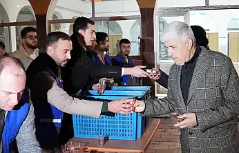 Kandilin bereketi paylaşımla çoğaldı: Elazığ'da gelenek bozulmadı