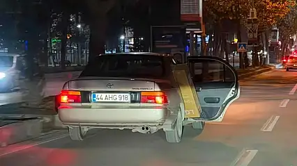 Zübeyde Hanım Caddesi'nde tehlikeli taşıma anı kameraya yansıdı