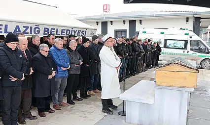 Prof. Dr. Sinan Çalık'ın acı günü: Annesi Sultan Çalık son yolculuğuna uğurlandı