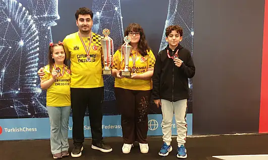 29 sporcu tek yürek: Elazığ satrançta tarih yazdı