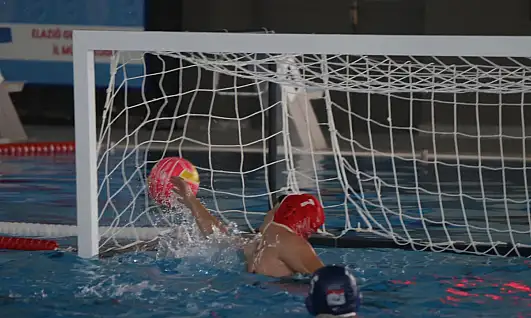 Türkiye'nin en iyileri Elazığ'da: Okullar arası su topu şampiyonası başladı