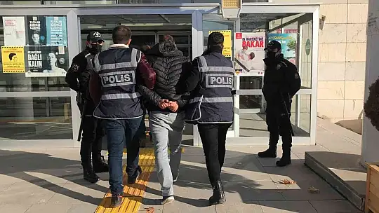 18 yıl önce işlenen cinayetin zanlıları adliyeye sevk edildi