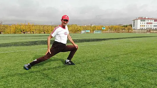 58 yaşındaki muhtar gençlere taş çıkartıyor, günde 20 kilometre koşuyor