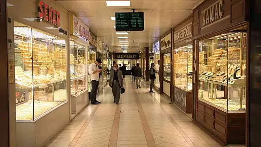 Altınla beraber sahtesi de arttı, kuyumcular başkanı uyardı