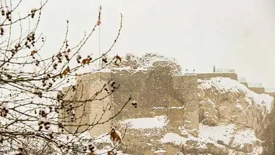 Medeniyetler beşiği Harput'ta beyaz gelinliğini giydi