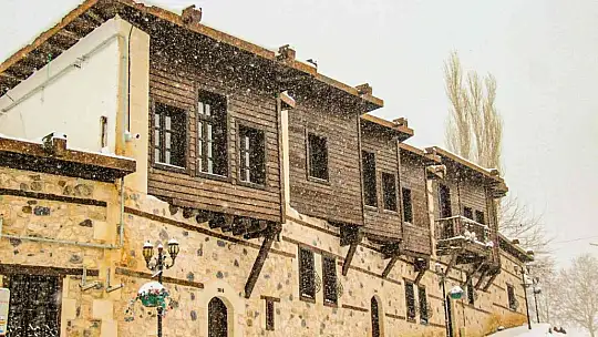 Medeniyetler beşiği Harput'ta beyaz gelinliğini giydi