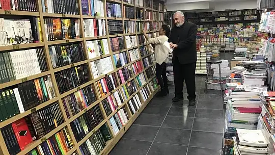 Çobanlık yaparken çöpten bulduğu kitap hayatını değiştirdi