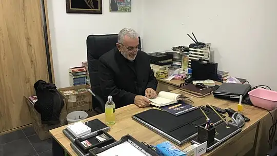 Çobanlık yaparken çöpten bulduğu kitap hayatını değiştirdi