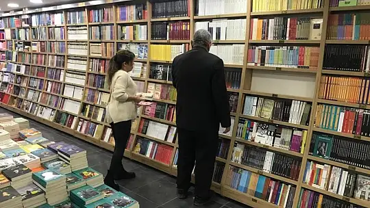 Çobanlık yaparken çöpten bulduğu kitap hayatını değiştirdi