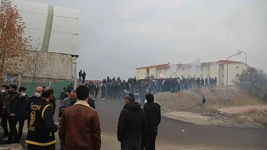 Deplasman yasağından habersiz 2 otobüs taraftar dışarıda kaldı