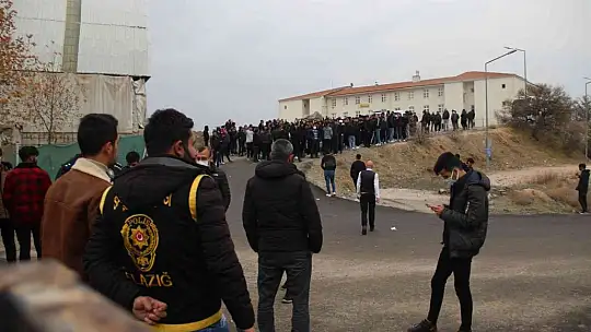 Deplasman yasağından habersiz 2 otobüs taraftar dışarıda kaldı