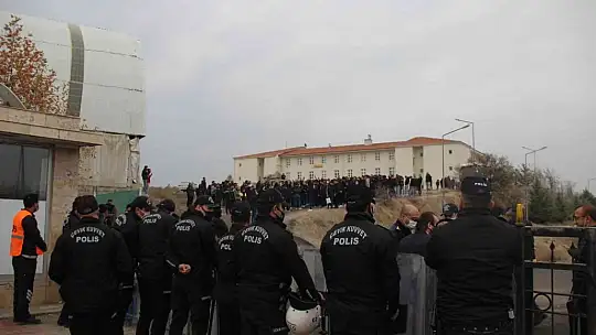 Deplasman yasağından habersiz 2 otobüs taraftar dışarıda kaldı