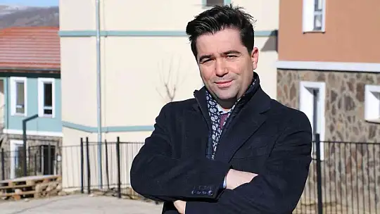 Depremin merkezi Sivrice'deki göl manzaralı TOKİ konutları tamamlandı