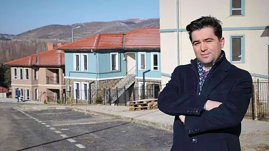 Depremin merkezi Sivrice'deki göl manzaralı TOKİ konutları tamamlandı