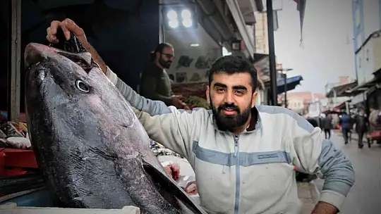 Dev orkinos görenleri hayretler içinde bıraktı
