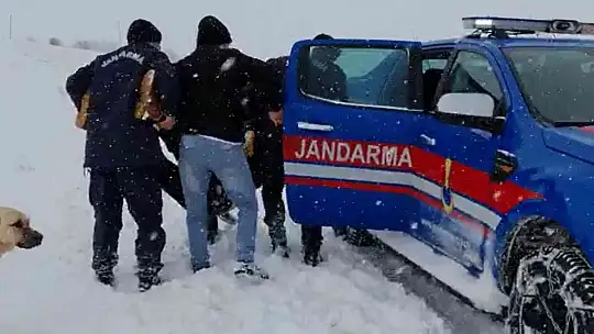 Donmak üzereydi, kar üzerinde baygın haldeyken son anda kurtarıldı