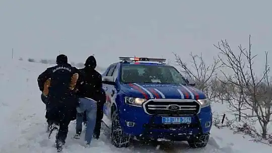 Donmak üzereydi, kar üzerinde baygın haldeyken son anda kurtarıldı