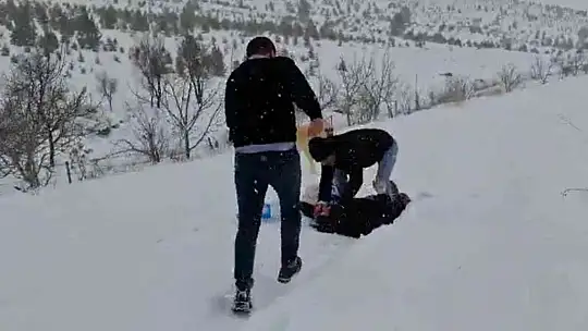 Donmak üzereydi, kar üzerinde baygın haldeyken son anda kurtarıldı