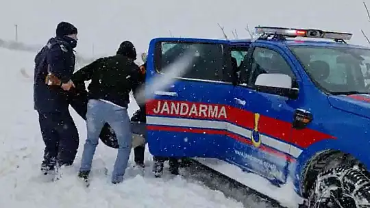 Donmak üzereydi, kar üzerinde baygın haldeyken son anda kurtarıldı