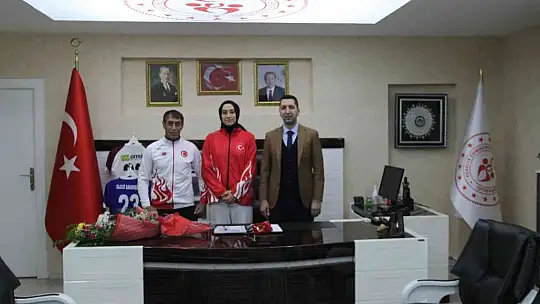 Dünya 3'üncüsü Ahsen Duran memleketi Elazığ'da